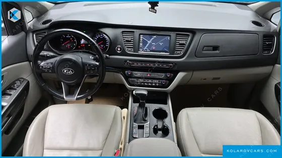 KIA CARNIVAL 9-SEATER LUXURY
