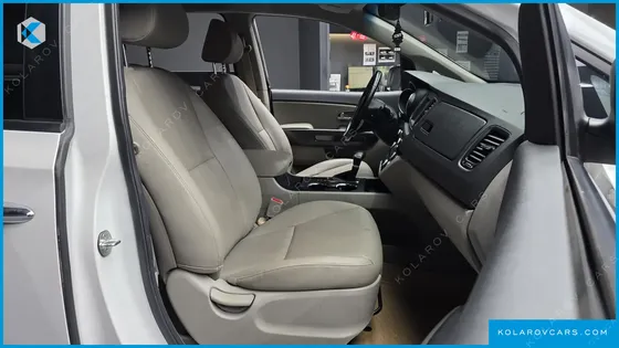 KIA CARNIVAL 9-SEATER LUXURY