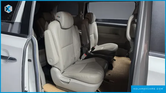 KIA CARNIVAL 9-SEATER LUXURY