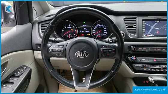 KIA CARNIVAL 9-SEATER LUXURY