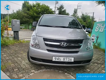 HYUNDAI STAREX 5-SEATER VAN