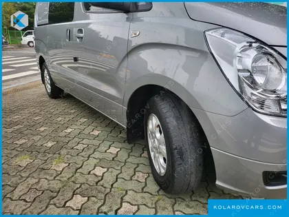 HYUNDAI STAREX 5-SEATER VAN