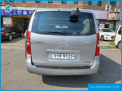 HYUNDAI STAREX 5-SEATER VAN