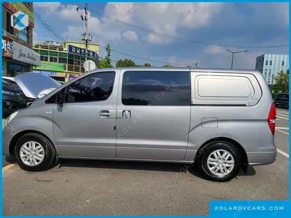 HYUNDAI STAREX 5-SEATER VAN