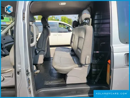HYUNDAI STAREX 5-SEATER VAN