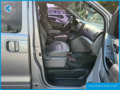 HYUNDAI STAREX 5-SEATER VAN