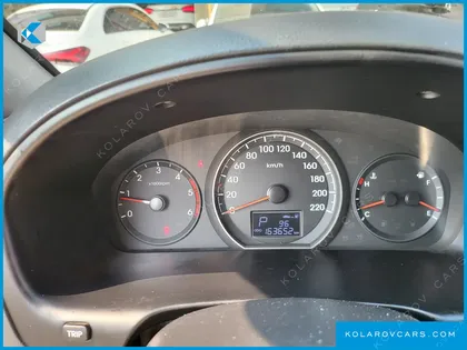 HYUNDAI STAREX 5-SEATER VAN