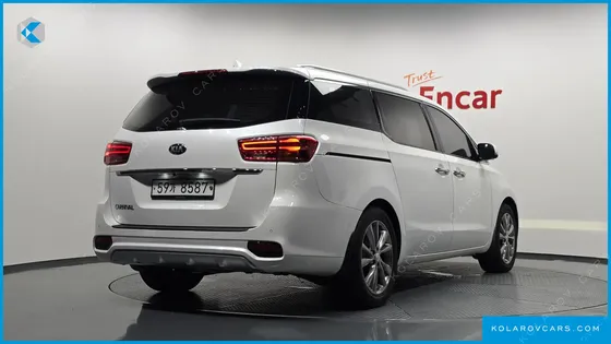 KIA CARNIVAL 9-SEATER NOBLESSE SPECIAL