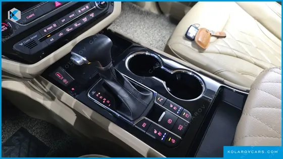 KIA CARNIVAL 9-SEATER NOBLESSE SPECIAL