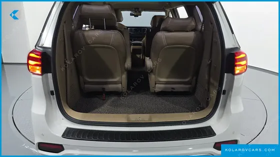 KIA CARNIVAL 9-SEATER NOBLESSE SPECIAL