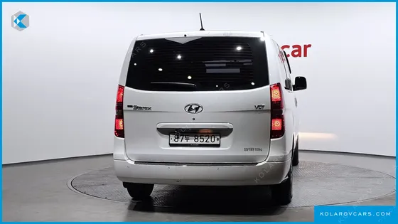 HYUNDAI STAREX 5-SEATER VAN