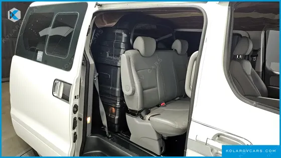 HYUNDAI STAREX 5-SEATER VAN