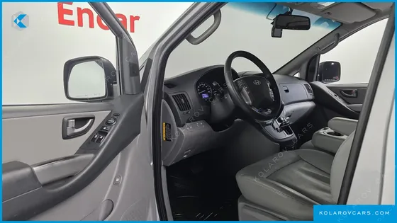 HYUNDAI STAREX 4WD 12-SEATER WAGON