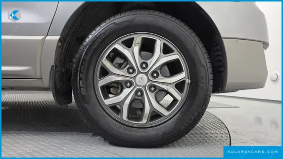HYUNDAI STAREX 4WD 12-SEATER WAGON