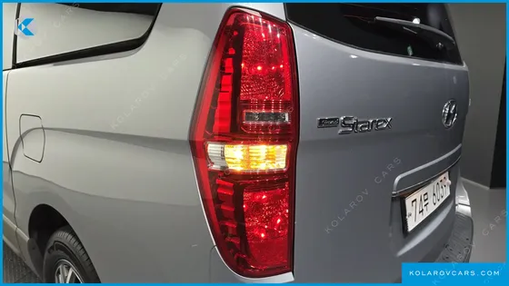 HYUNDAI STAREX 4WD 12-SEATER WAGON
