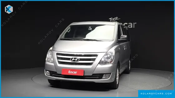HYUNDAI STAREX 5-SEATER VAN