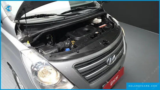 HYUNDAI STAREX 5-SEATER VAN