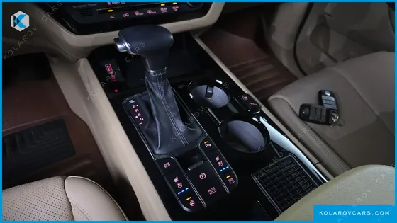 KIA CARNIVAL 9-SEATER HI-LIMOUSINE