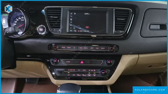 KIA CARNIVAL 9-SEATER HI-LIMOUSINE