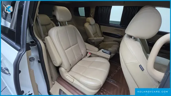 KIA CARNIVAL 9-SEATER HI-LIMOUSINE