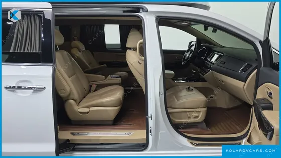 KIA CARNIVAL 9-SEATER HI-LIMOUSINE