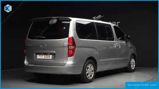 HYUNDAI STAREX 11-SEATER WAGON
