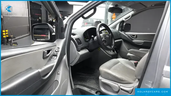 HYUNDAI STAREX 11-SEATER WAGON