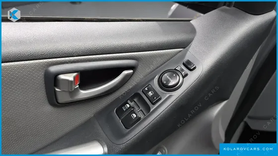 HYUNDAI STAREX 11-SEATER WAGON