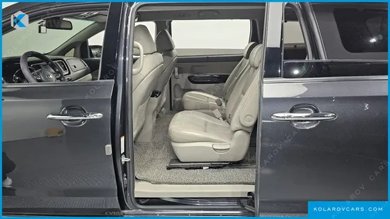 KIA CARNIVAL 9-SEATER NOBLESSE SPECIAL