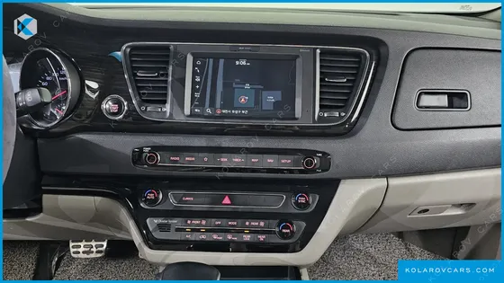 KIA CARNIVAL 9-SEATER NOBLESSE SPECIAL