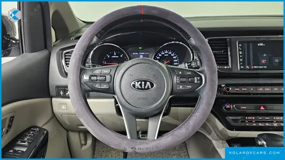 KIA CARNIVAL 9-SEATER NOBLESSE SPECIAL