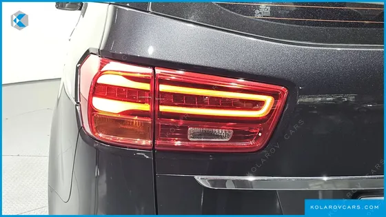 KIA CARNIVAL 9-SEATER NOBLESSE SPECIAL