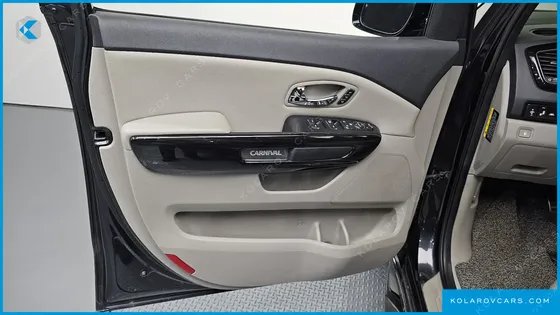 KIA CARNIVAL 9-SEATER NOBLESSE SPECIAL