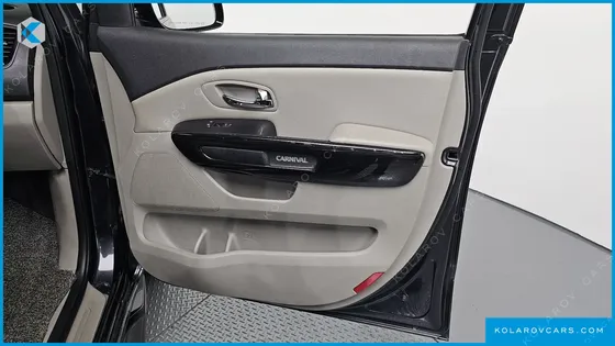 KIA CARNIVAL 9-SEATER NOBLESSE SPECIAL