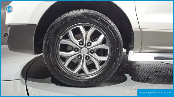 HYUNDAI STAREX 4WD 11-SEATER WAGON