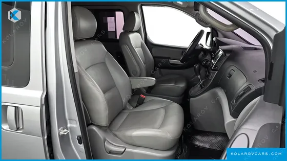 HYUNDAI STAREX 5-SEATER VAN