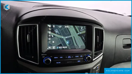 HYUNDAI STAREX 5-SEATER VAN
