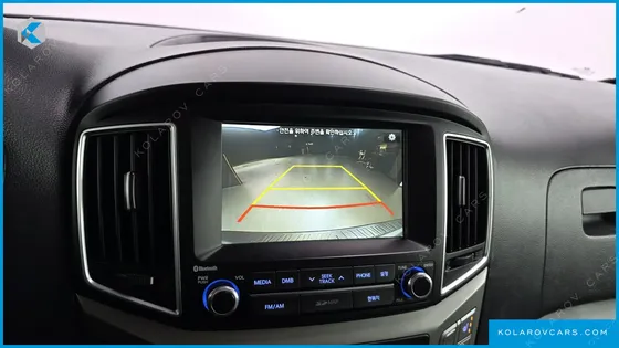 HYUNDAI STAREX 5-SEATER VAN