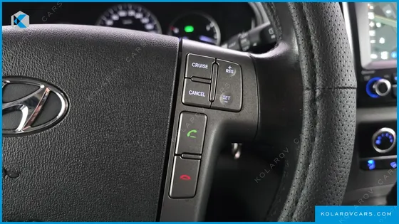 HYUNDAI STAREX 5-SEATER VAN
