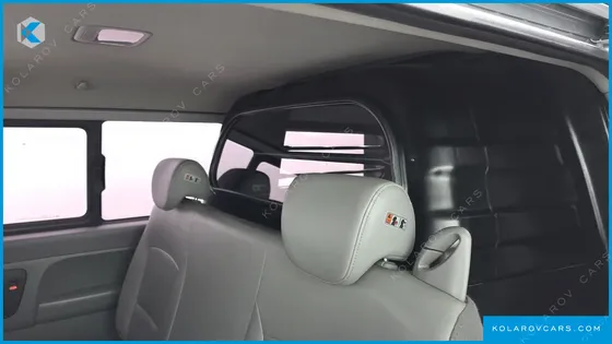 HYUNDAI STAREX 5-SEATER VAN