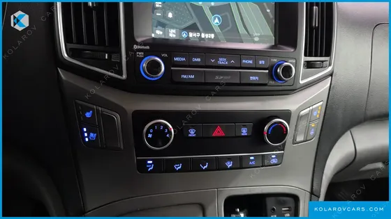 HYUNDAI STAREX 5-SEATER VAN