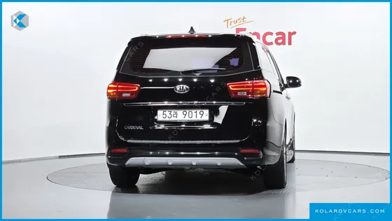 KIA CARNIVAL 9-SEATER PRSTIGE