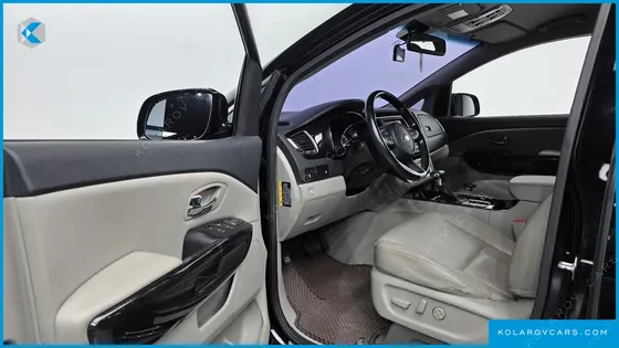 KIA CARNIVAL 9-SEATER PRSTIGE