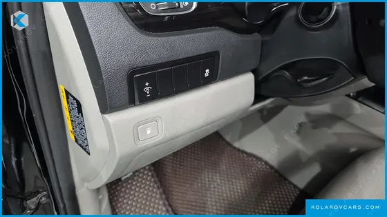 KIA CARNIVAL 9-SEATER PRSTIGE