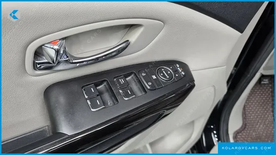 KIA CARNIVAL 9-SEATER PRSTIGE
