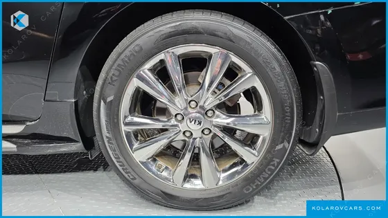 KIA CARNIVAL 9-SEATER PRSTIGE