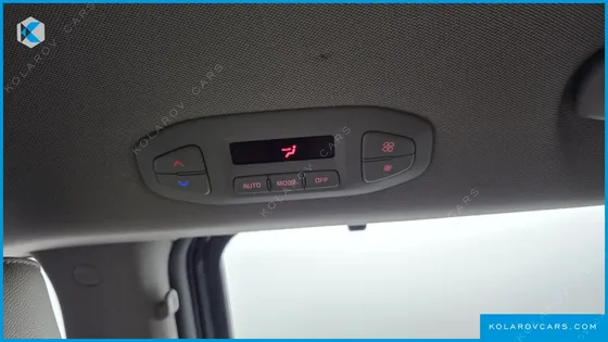 KIA CARNIVAL 9-SEATER PRSTIGE