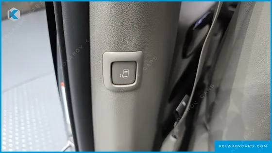KIA CARNIVAL 9-SEATER PRSTIGE