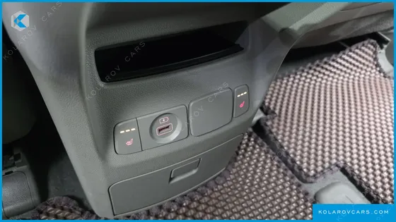 KIA CARNIVAL 9-SEATER PRSTIGE