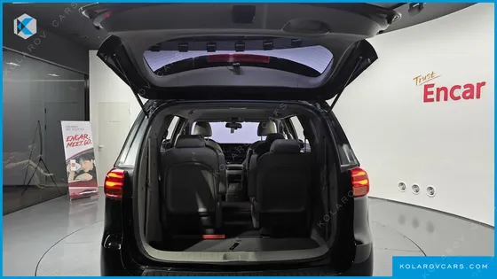KIA CARNIVAL 9-SEATER PRSTIGE